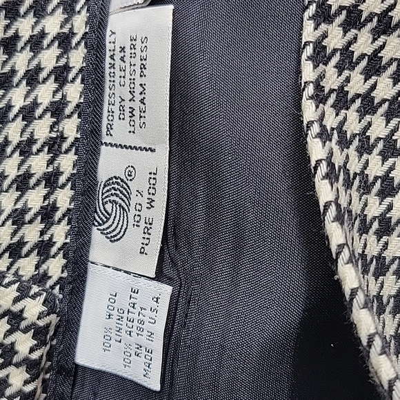 J H COLLECTIBLES VINTAGE Black and White Houndstooth Wool Maxi Skirt - Picture 6 of 7